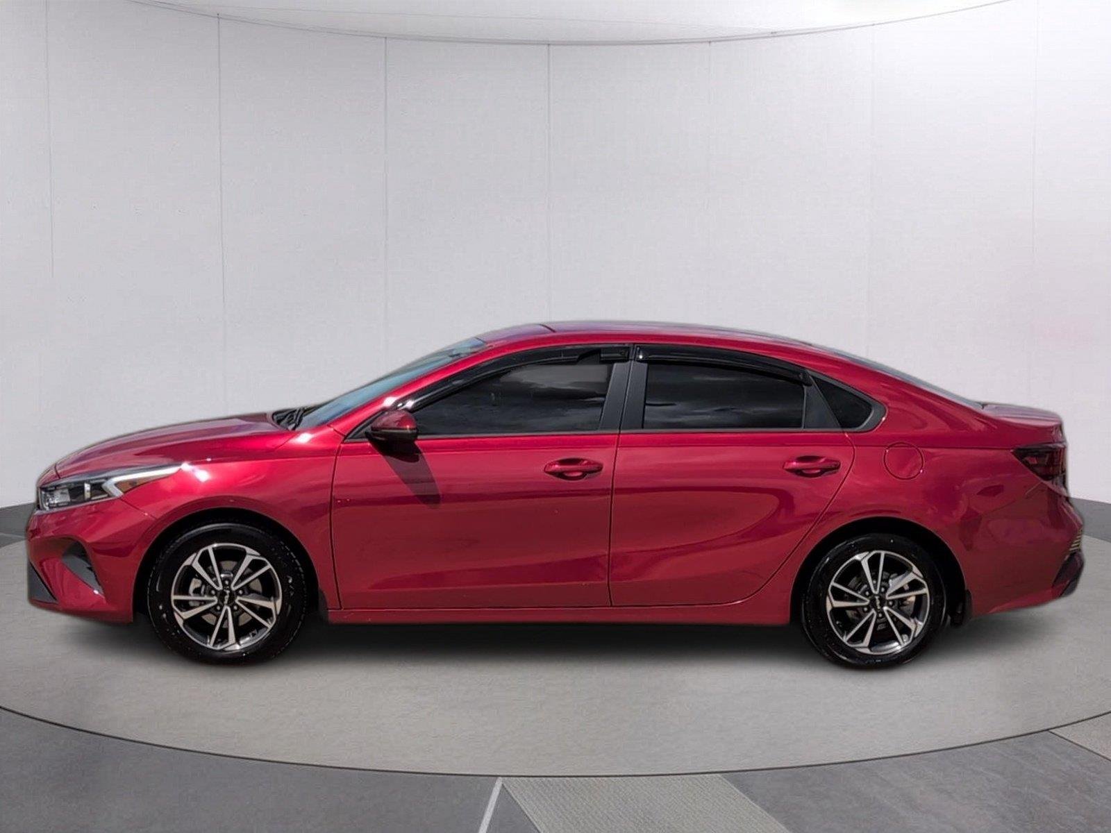 Used 2023 Currant Red Kia LXS image 2