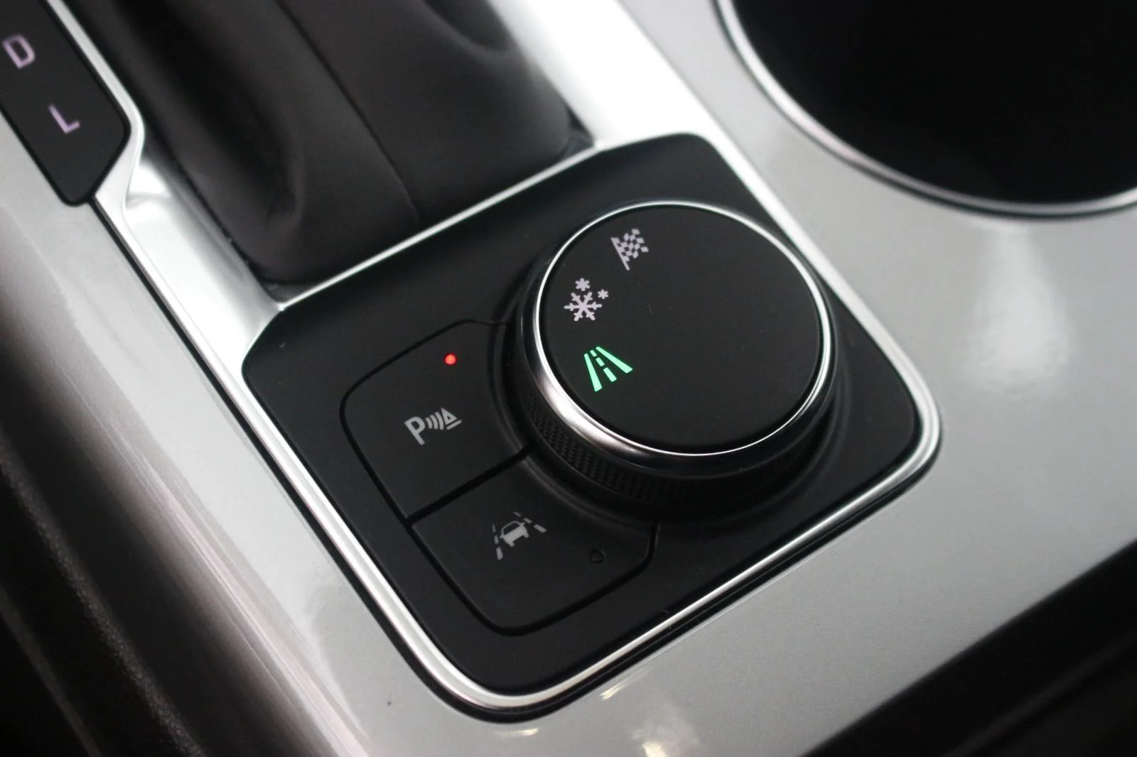 Used 2024 Black Chevrolet 2LT image 28