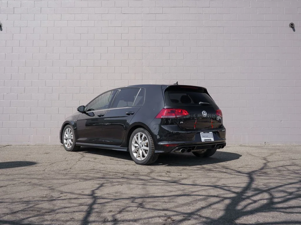 Used 2017  Volkswagen Base image 3