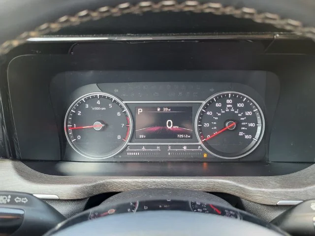 Used 2022 Red Kia S image 24