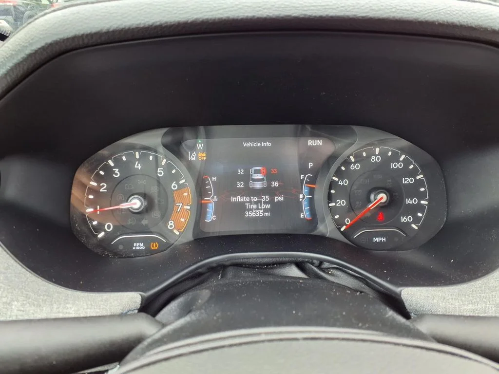 Used 2023 Blue Jeep Latitude image 16