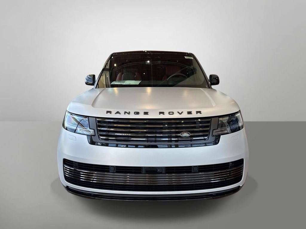 New 2026 Ethereal Frost Satin Land Rover SV Signature Suite image 28