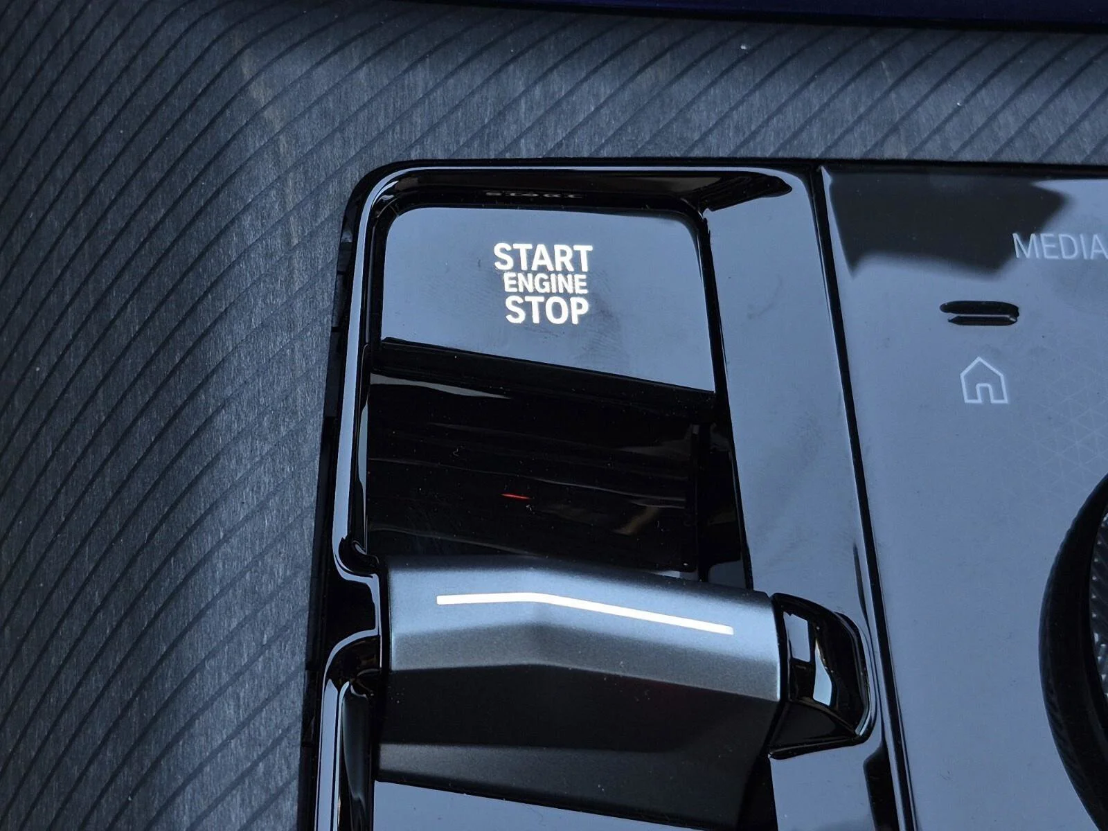 New 2026 Dune Grey Metallic BMW 30 xDrive image 33