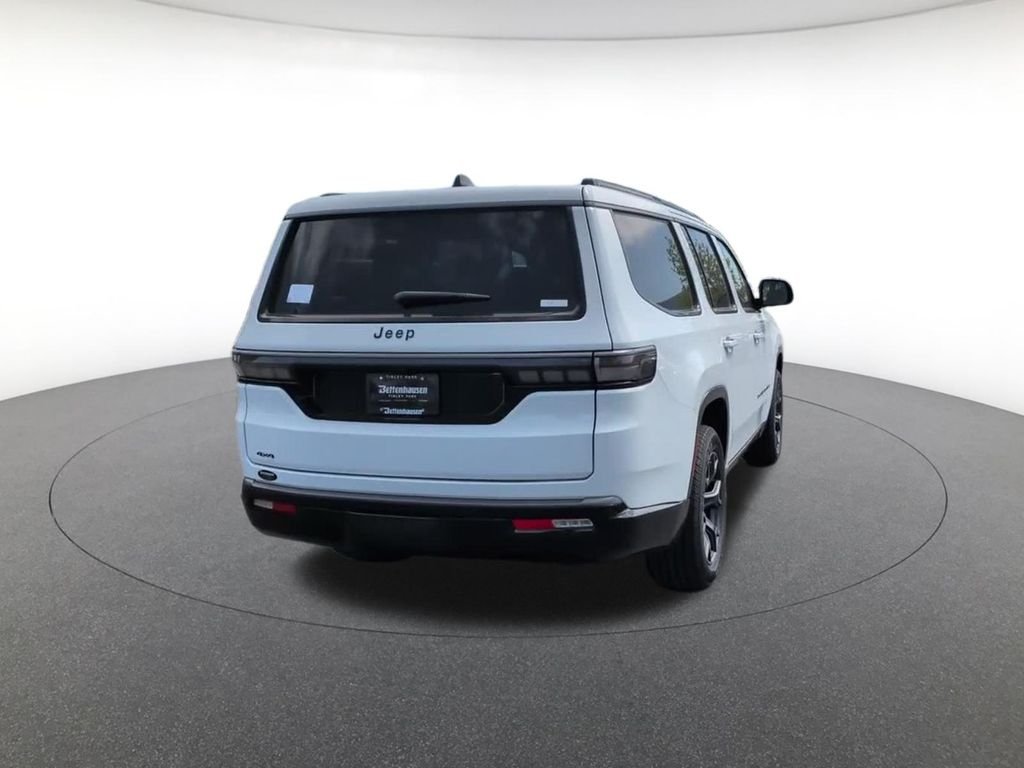 New 2026 Bright White Clear-Coat Exterior Paint Jeep Limited Altitude image 7
