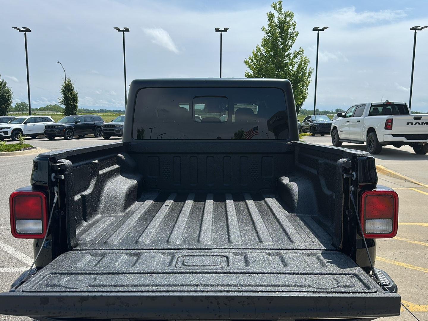 New 2026 Black Clear-Coat Exterior Paint Jeep Sport S image 4