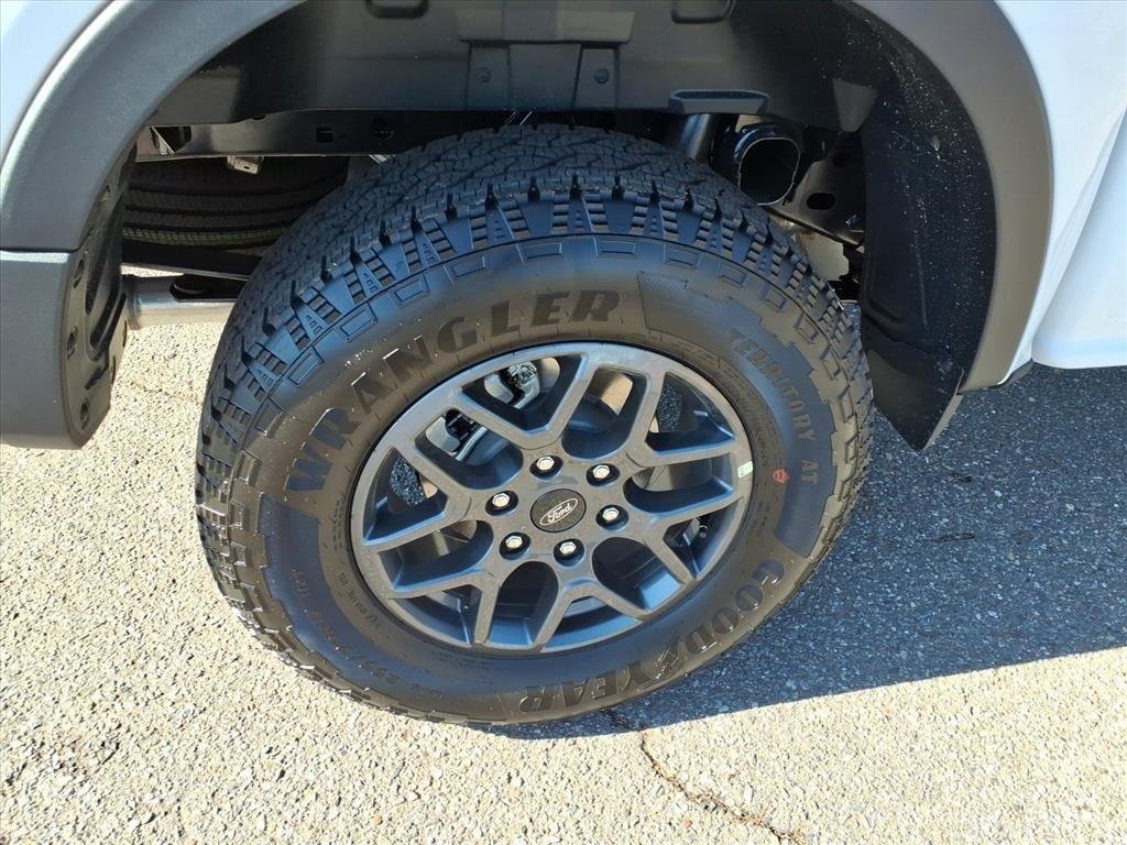 New 2025 Oxford White Ford XLT image 21