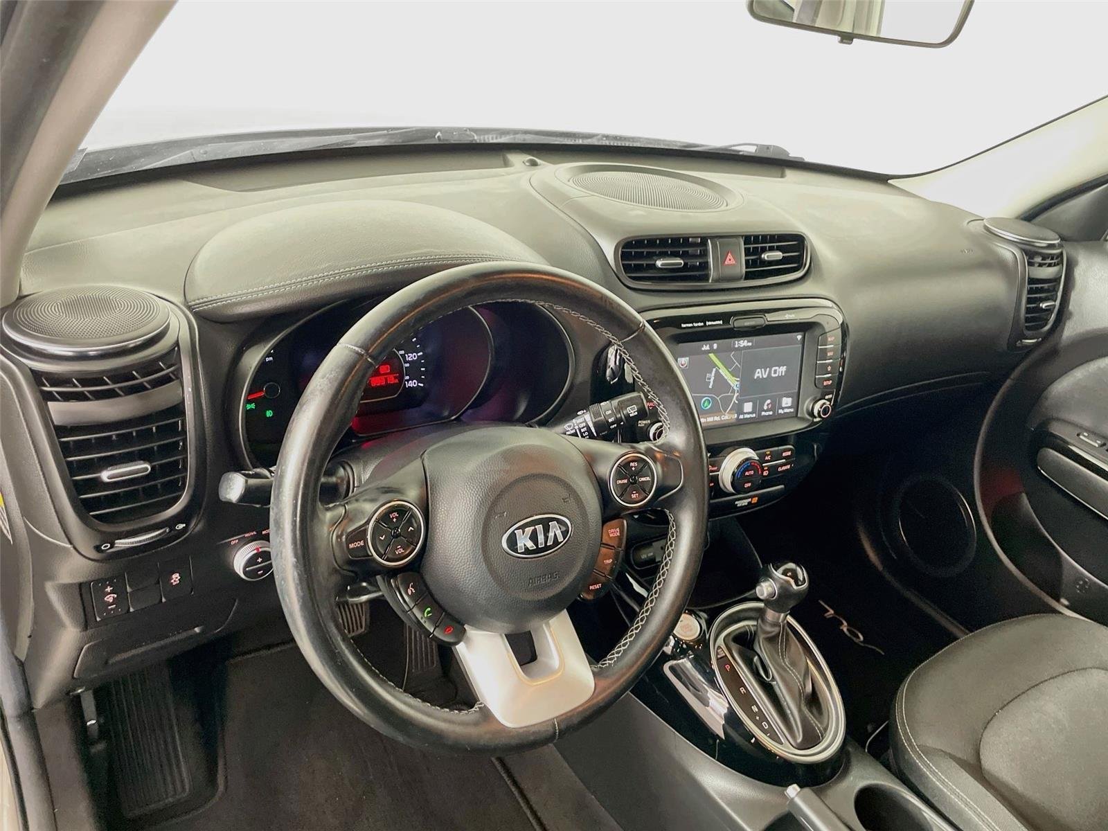 Used 2018 Titanium Gray Kia + image 10