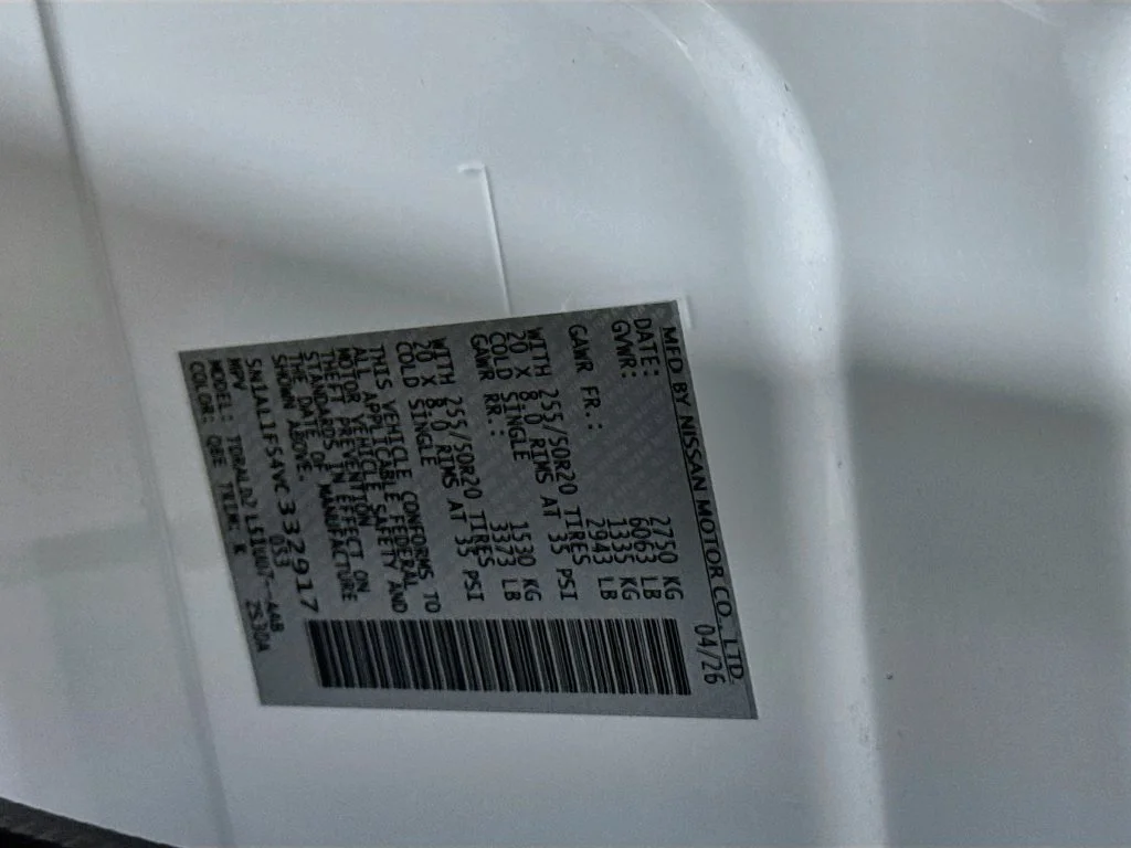 Certified Used 2027 White INFINITI LUXE image 46