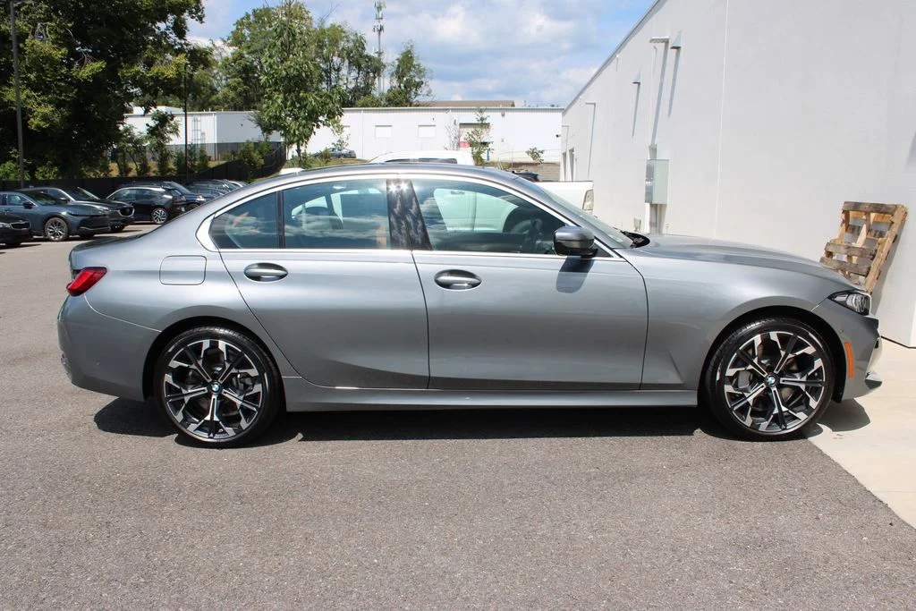 New 2026 Skyscraper Grey Metallic BMW 330i xDrive image 30