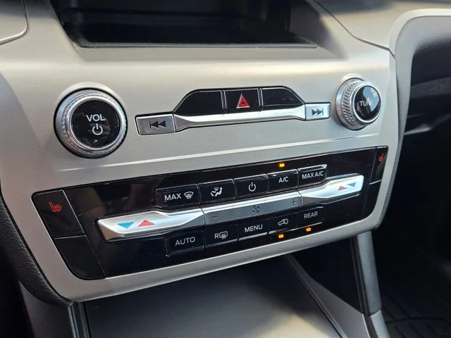 Used 2022 Silver Ford XLT image 22