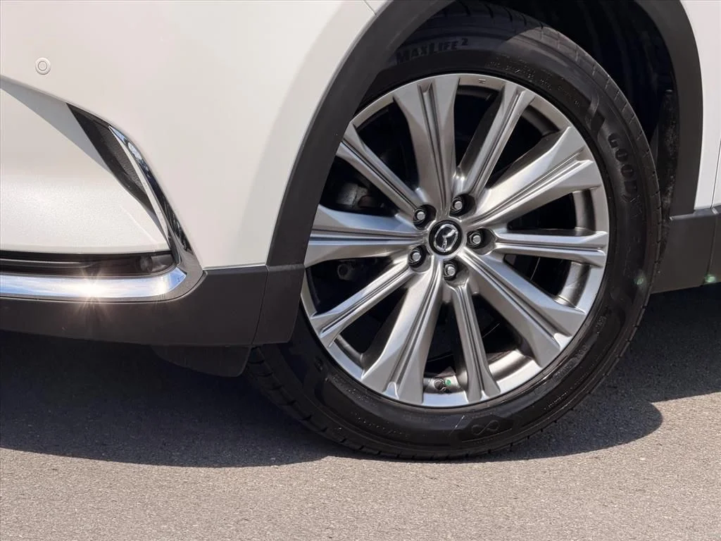 Used 2023 White Mazda Signature image 36