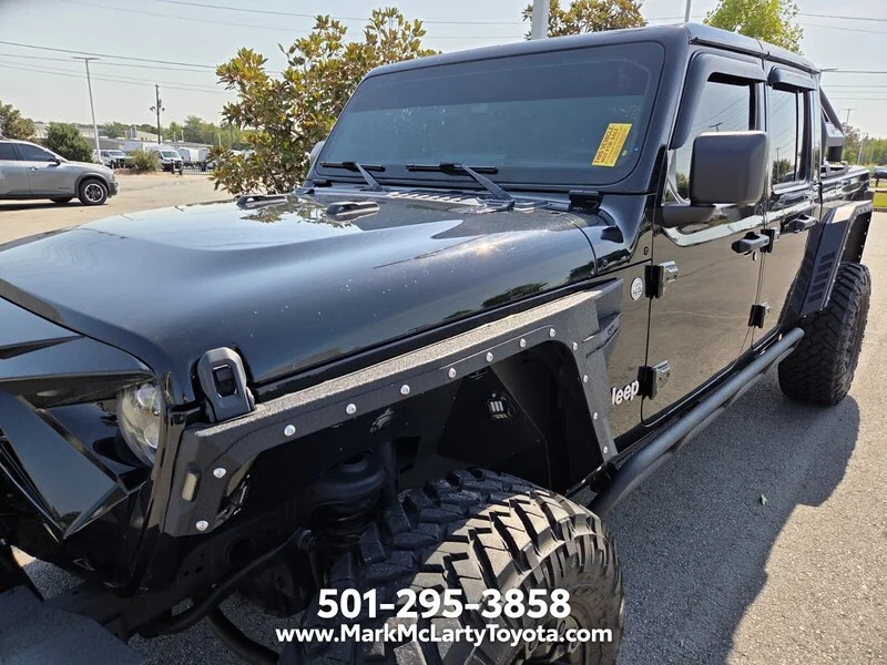 Used 2022 Black Clearcoat JEEP OVERLAND image 8