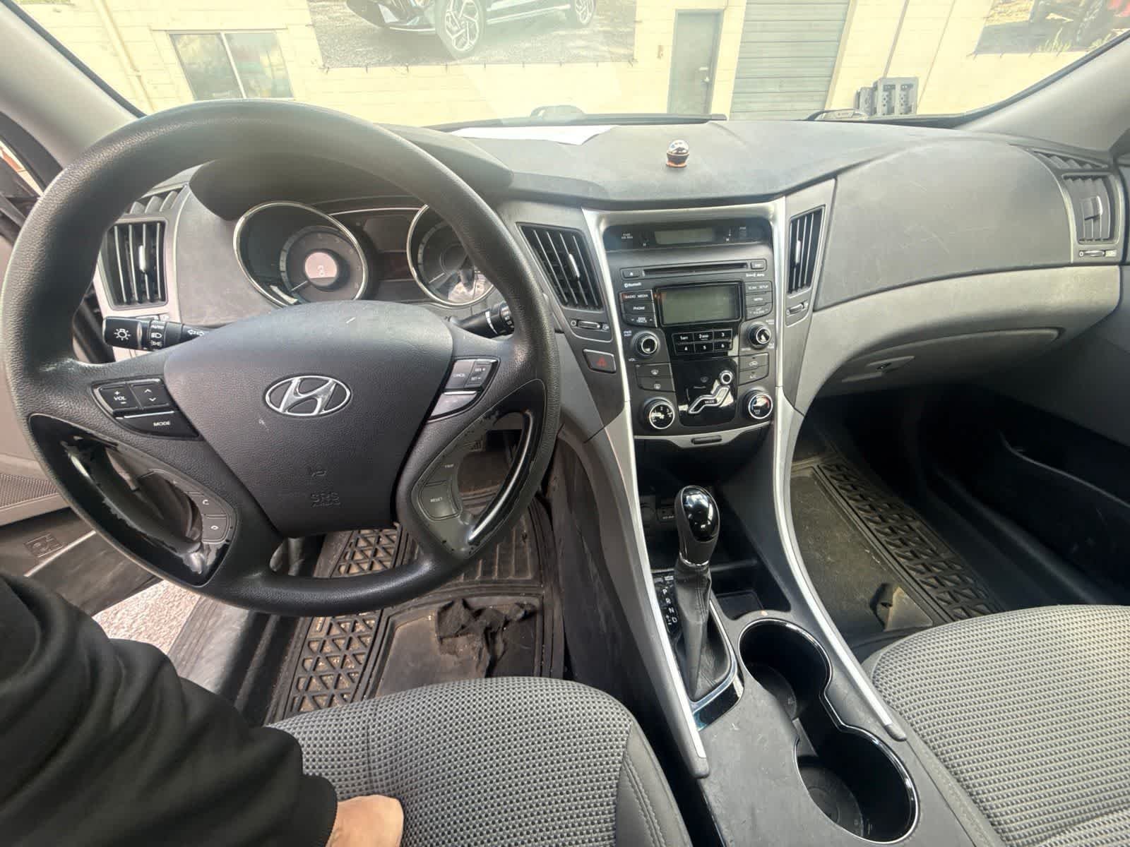 Used 2012 Harbor Gray Metallic Hyundai GLS image 18