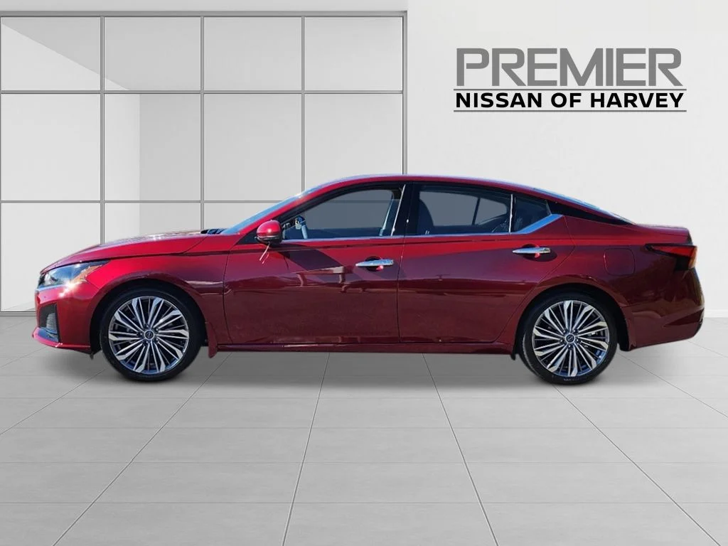 2025 Nissan Altima SL - Photo 2
