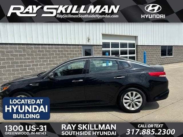 Used 2016 Black Kia EX image 9