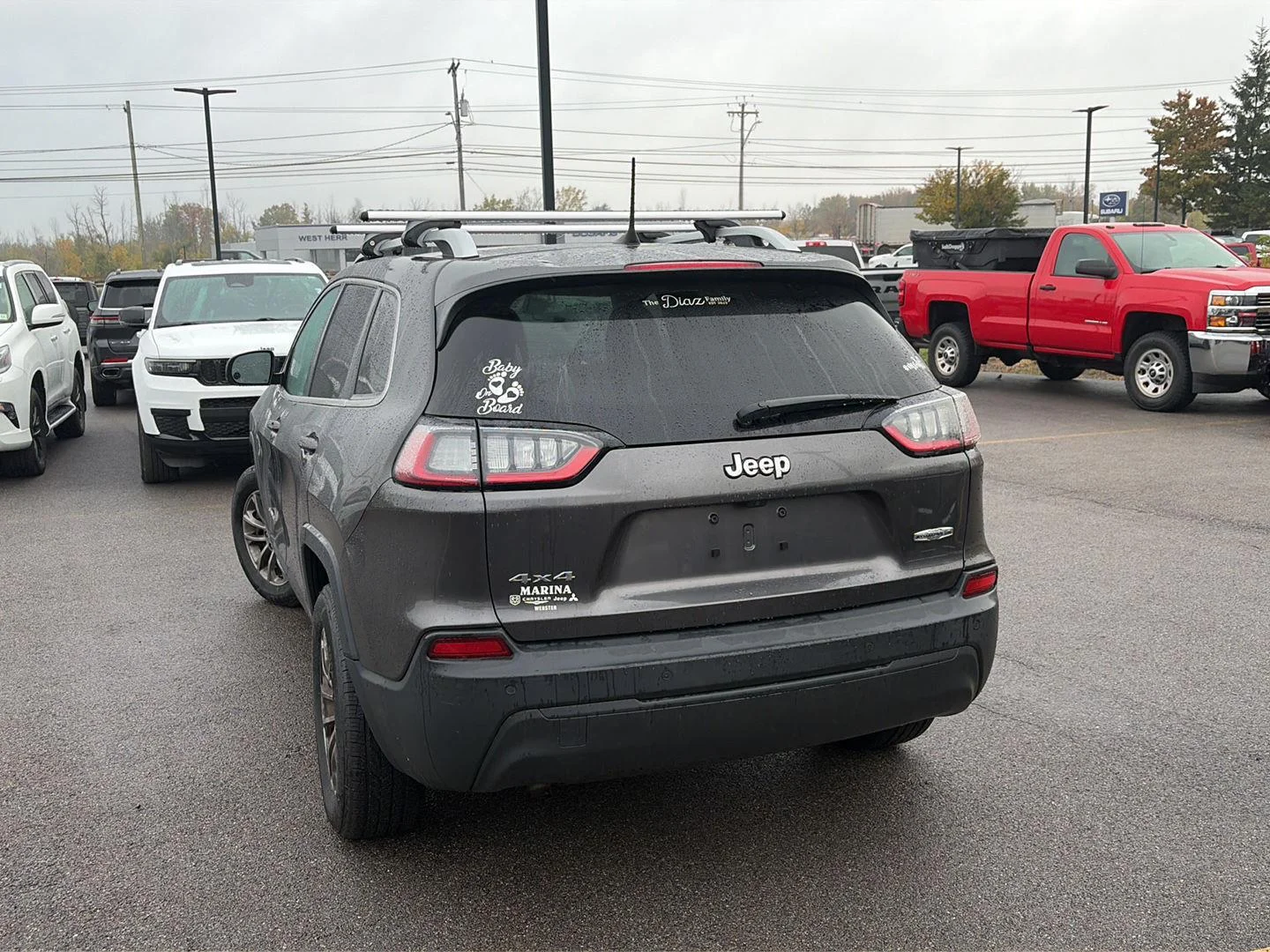 Used 2019 Granite Crystal Metallic Clearcoat Jeep Latitude Plus image 3