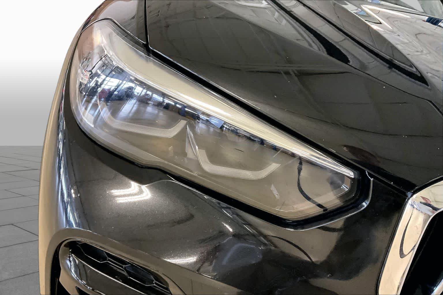 Used 2022 Black Sapphire Metallic BMW sDrive40i image 25