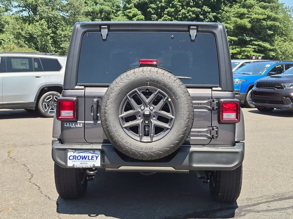 New 2026 Granite Crystal Metallic Clear-Coat Exterior Paint Jeep Sport S image 4