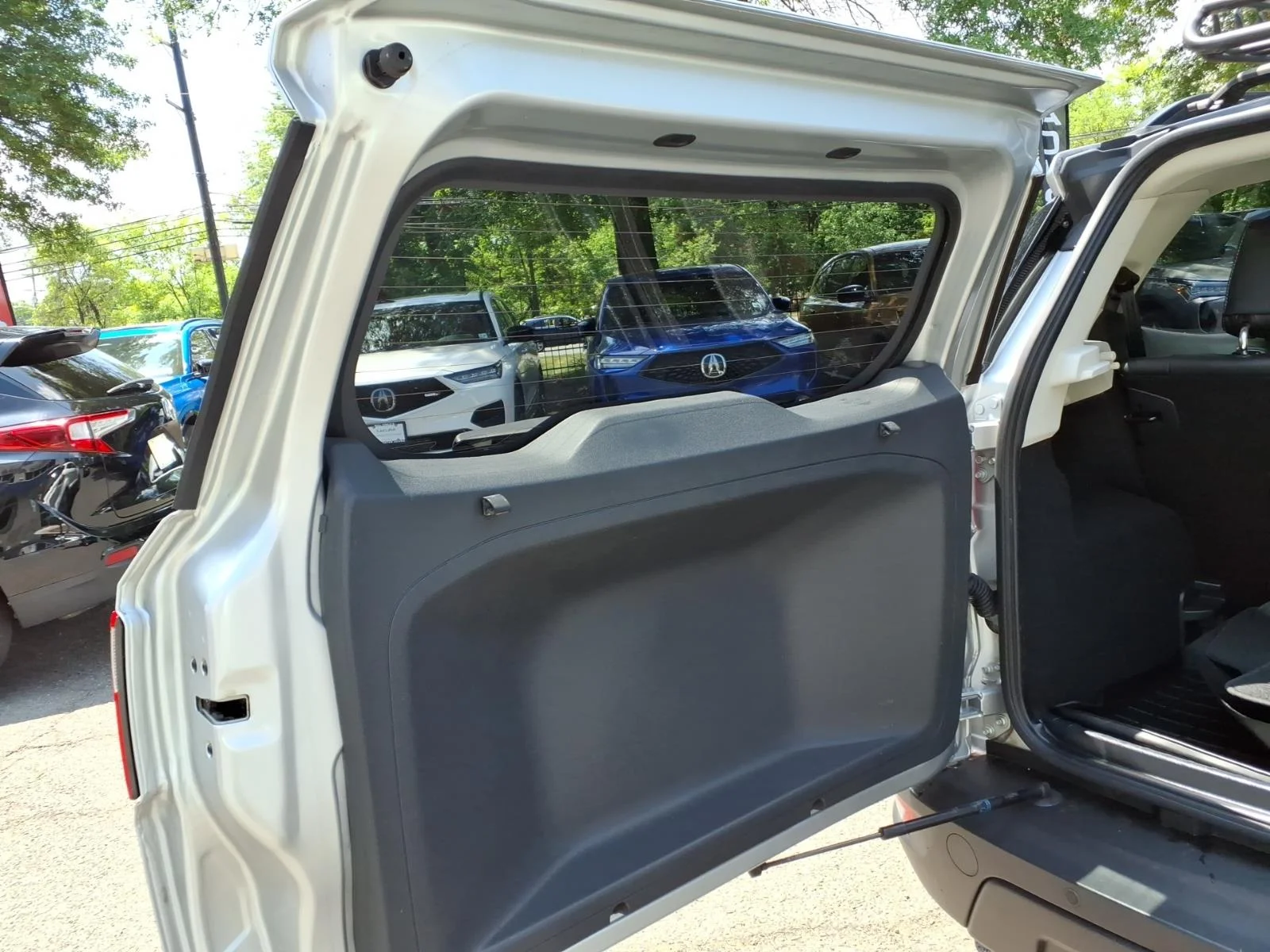 Used 2019 Silver Ford SES image 11