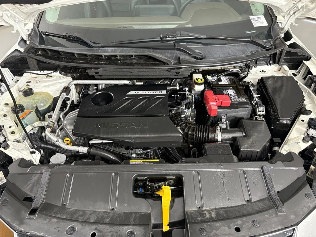 Used 2022 White Nissan SL image 41