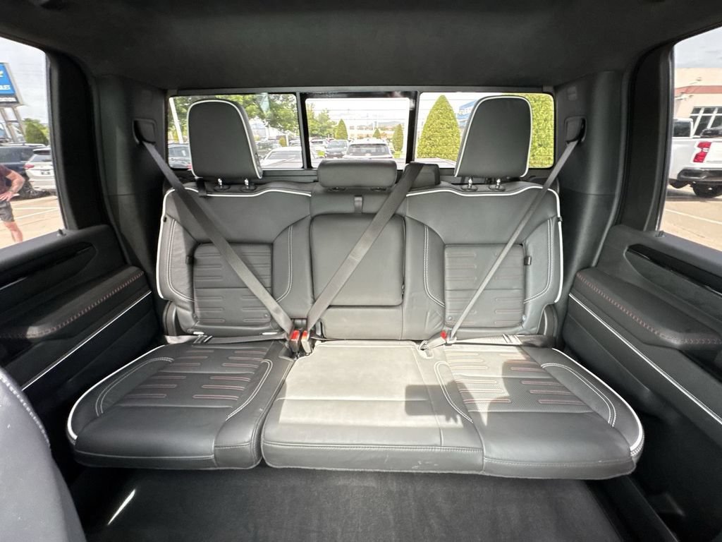 Certified Used 2025 Summit White GMC AT4X image 27