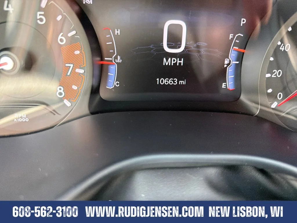 Used 2025 White Jeep Limited image 16