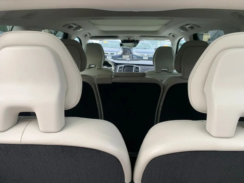 Used 2019 Gray Volvo T6 Inscription Sport Utility 4D image 41