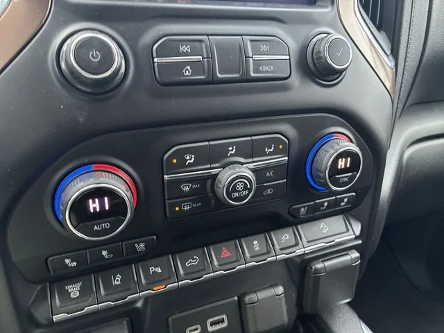 Used 2020 White Chevrolet High Country image 17
