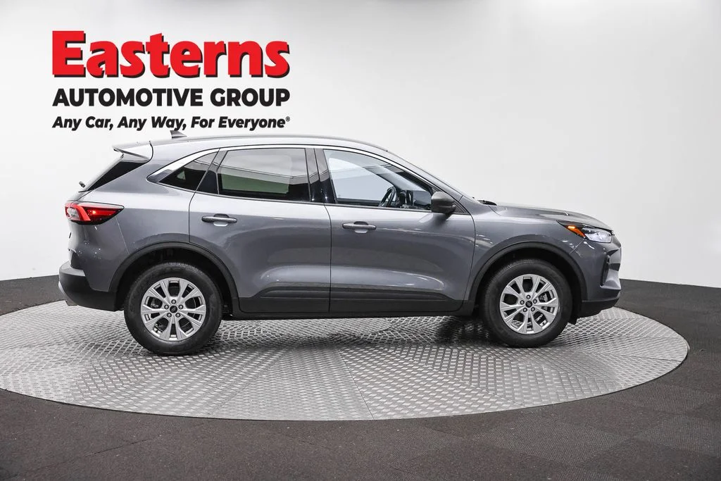 Used 2024 Gray Ford Active image 4
