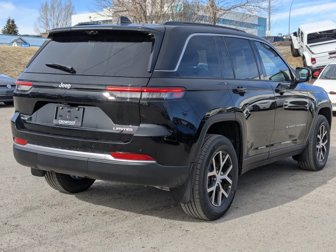 New 2026 Black Jeep Limited - - 4x4 - Panoramic Sunroof - Luxury Tech II - 9 Amplified Speakers - Remote Start & More! image 8