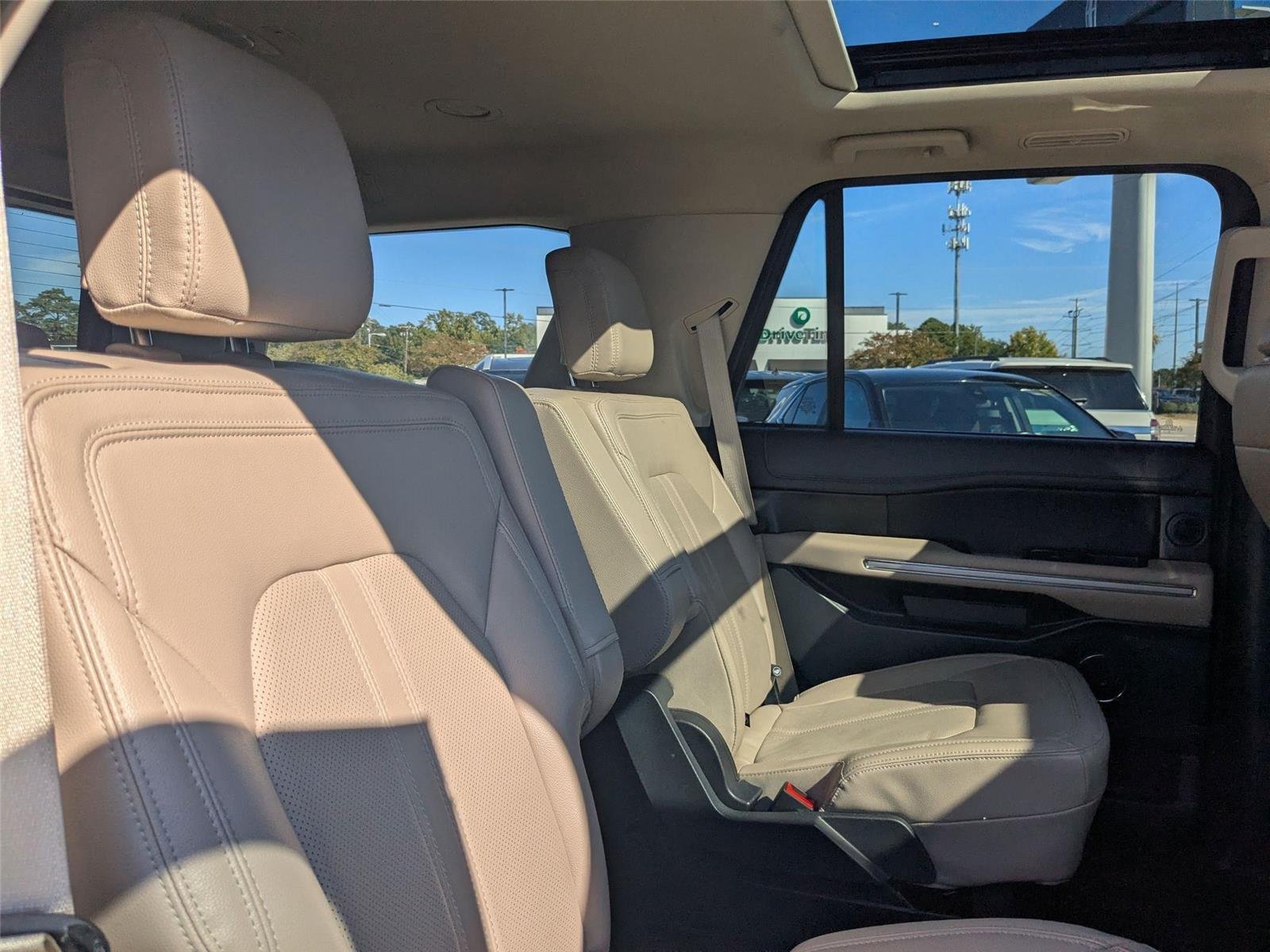 Used 2024 Jewel Red Metallic Tinted Clearcoat Ford Limited image 40