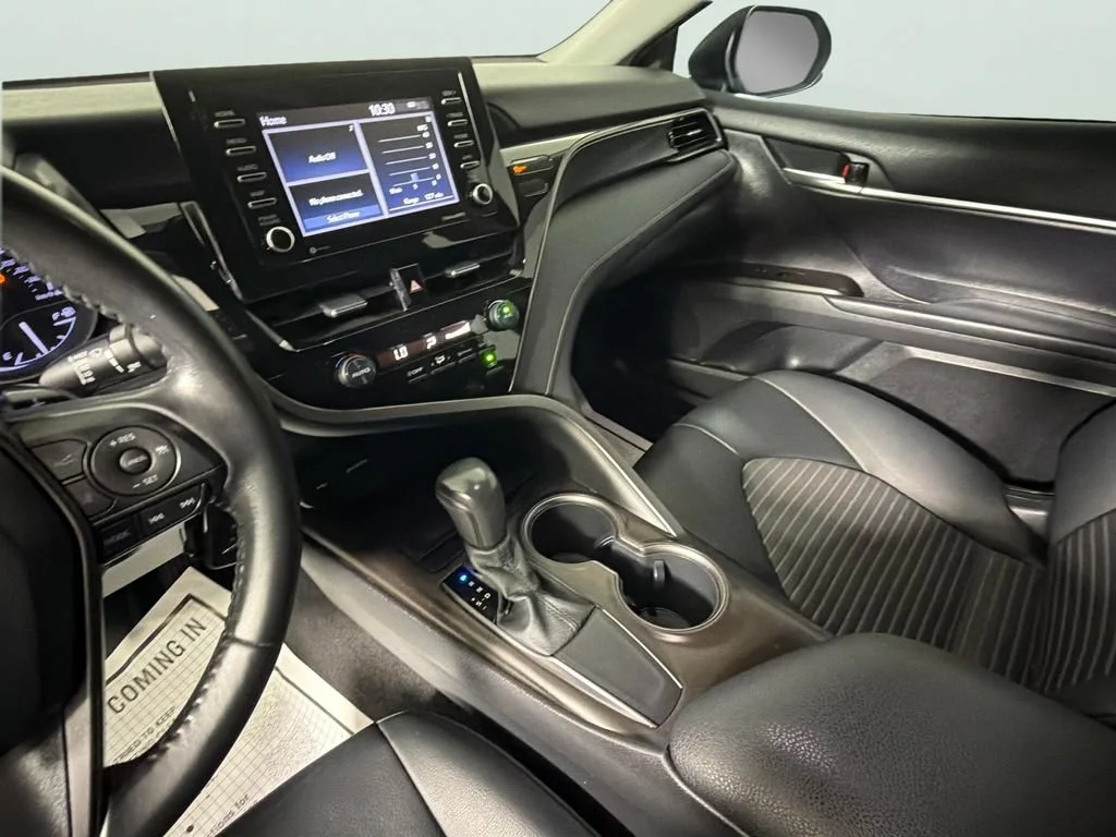 2021 Toyota Camry SE - Photo 19