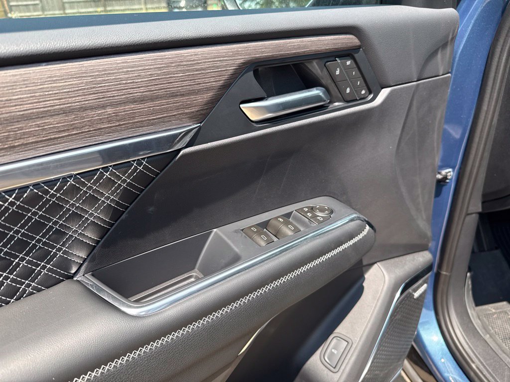 2026 GMC Acadia Denali - Photo 10