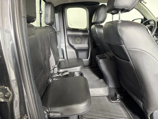 Used 2019 Gray Toyota SR5 image 5