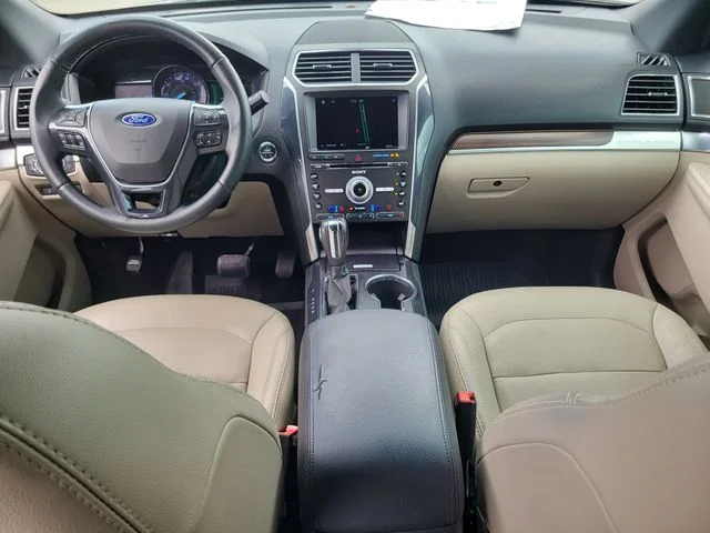 Used 2018 Silver Ford Limited image 18
