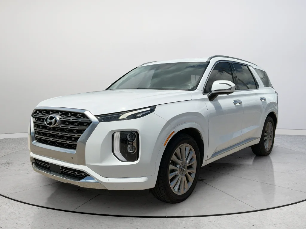 Used 2020 White Hyundai Limited image 3