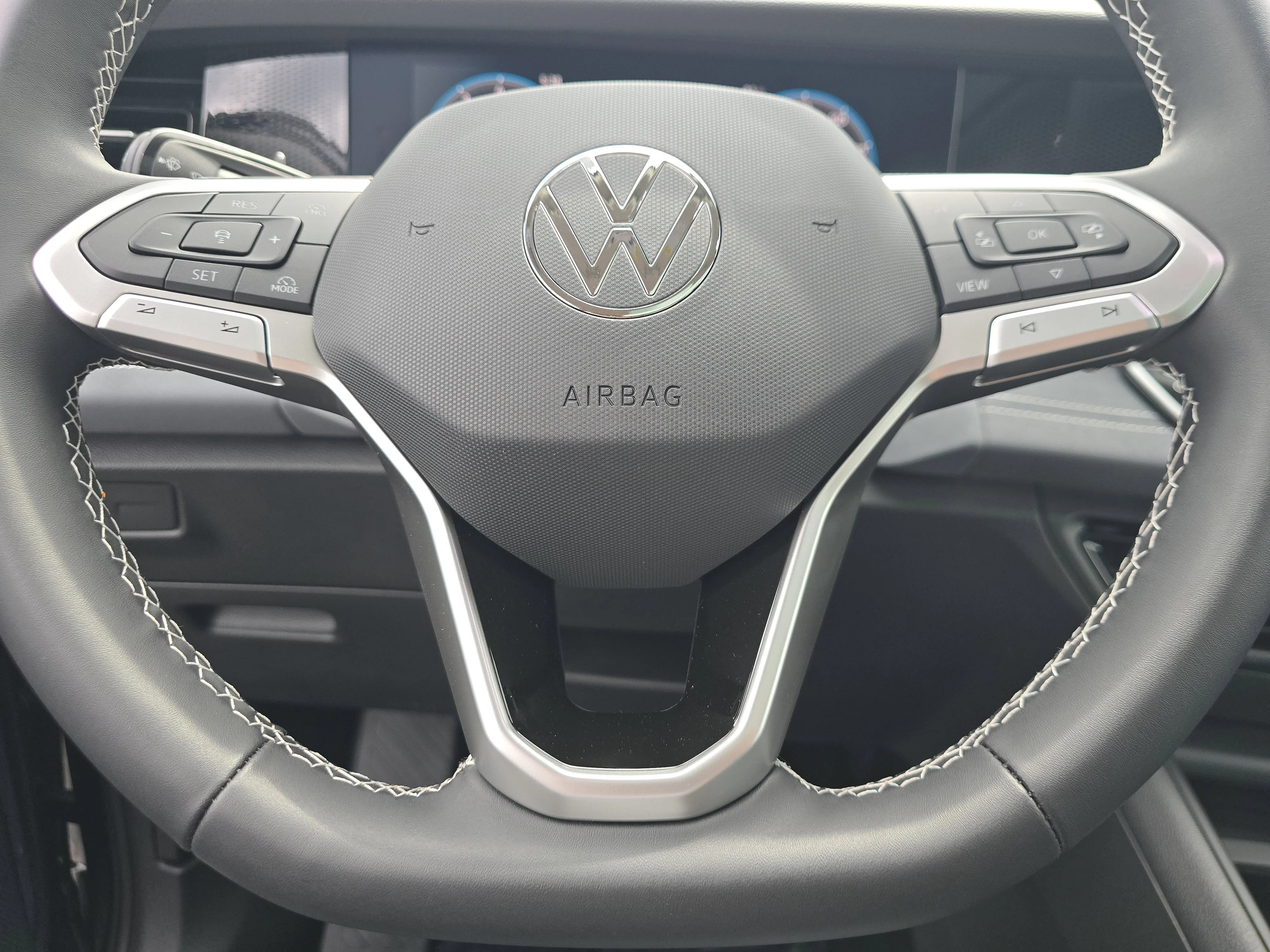 New 2026 Platinum Gray Metallic Volkswagen SE image 21