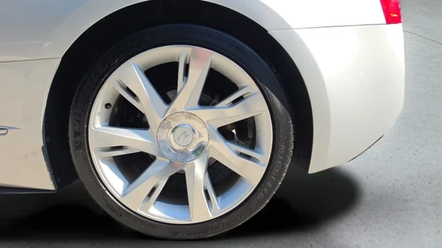 Used 2016 Radiant Silver Metallic Cadillac Base image 44