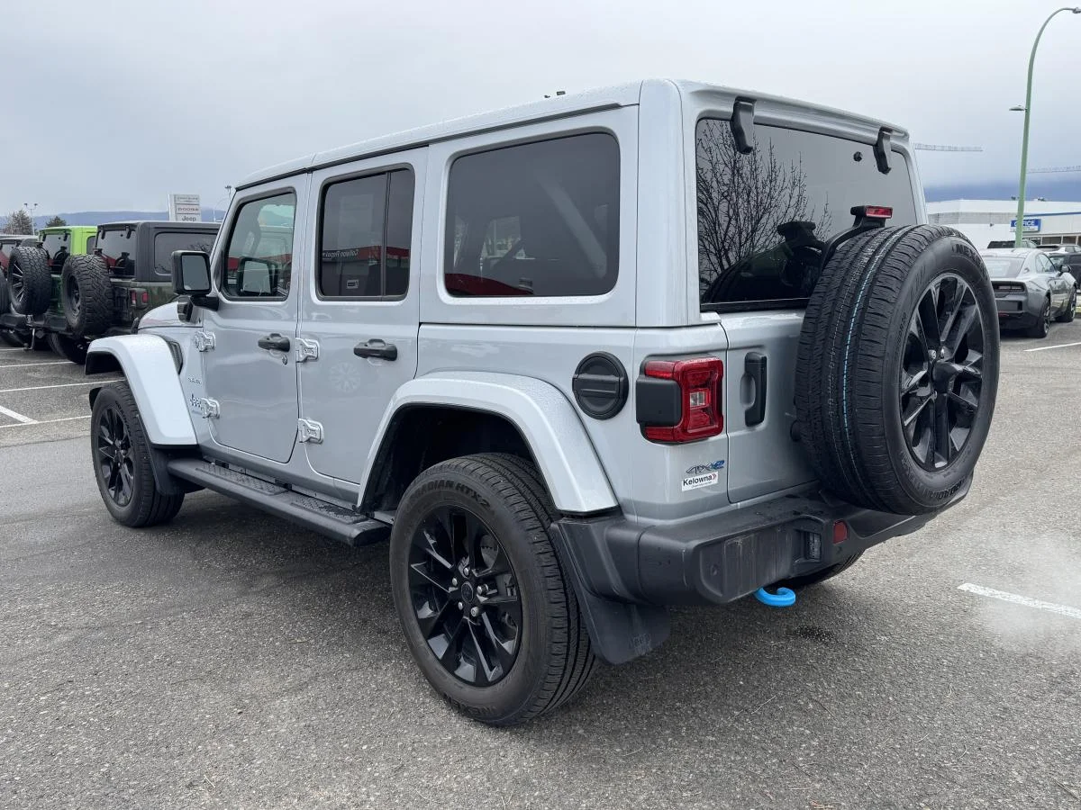 Used 2024 Silver Jeep Sahara 4xe image 8