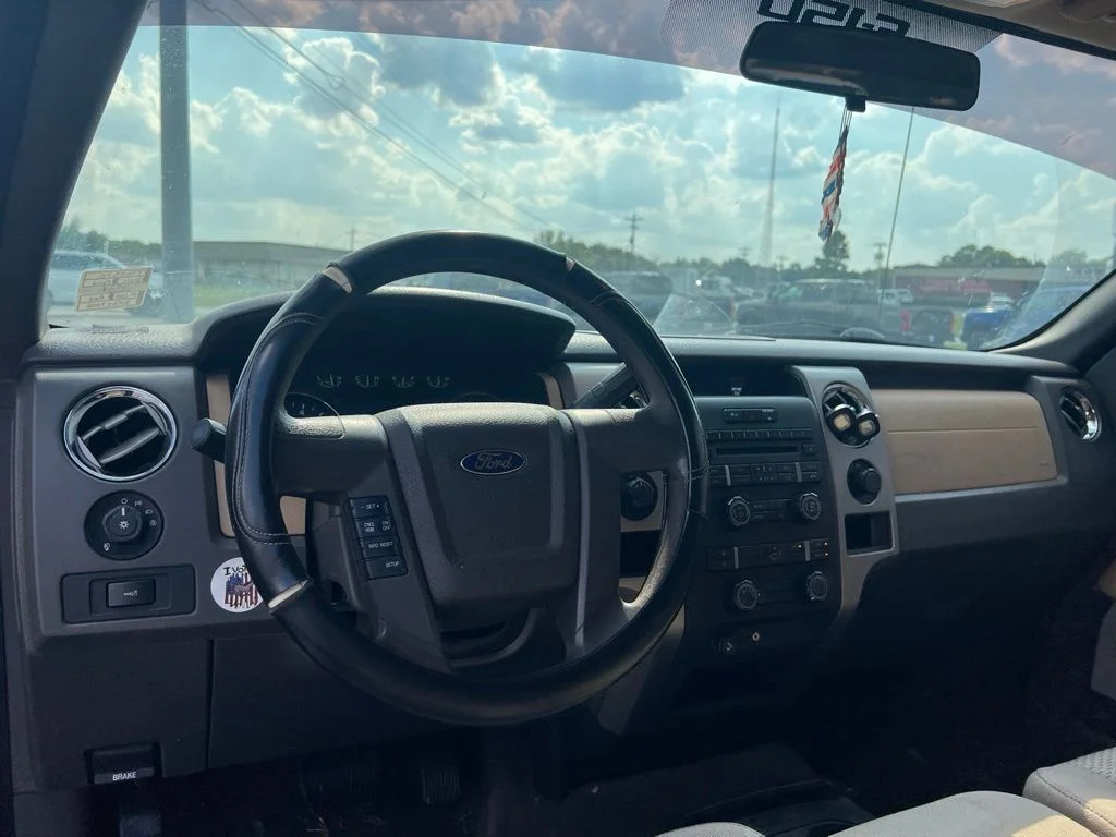 Used 2011 Bronze Metallic Ford XLT image 8