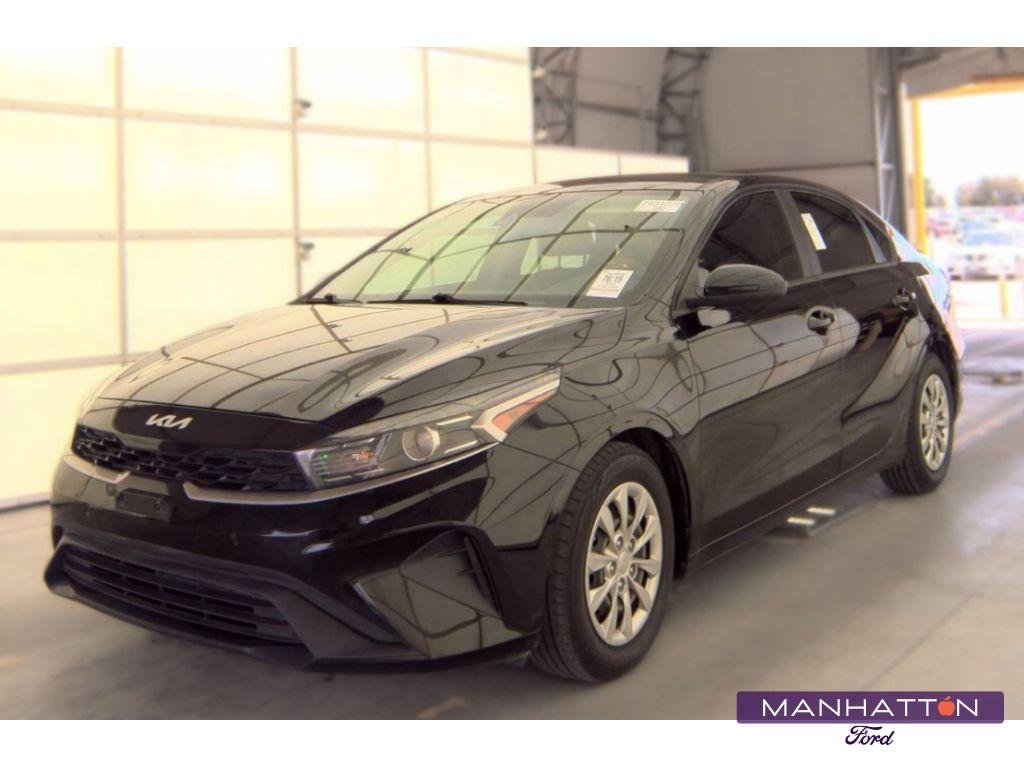 Used 2022 Aurora Black Kia FE image 1