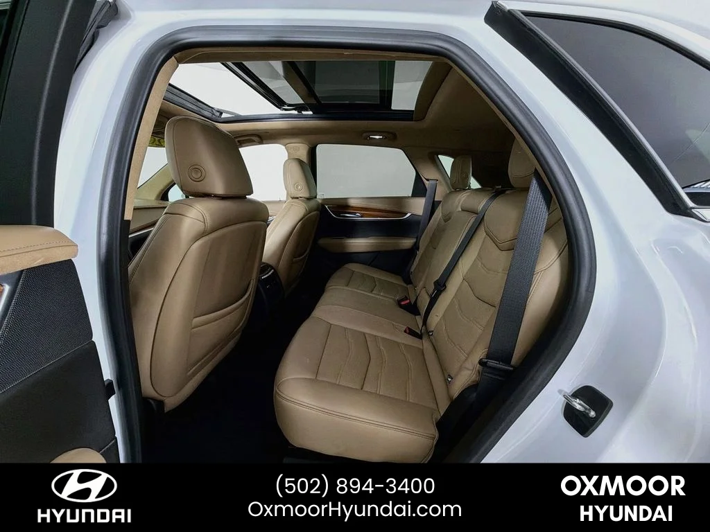 Used 2019 Crystal White Tricoat Cadillac Platinum AWD image 26