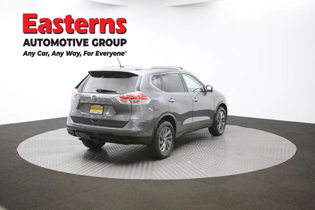 Used 2016 Gray Nissan SL image 38