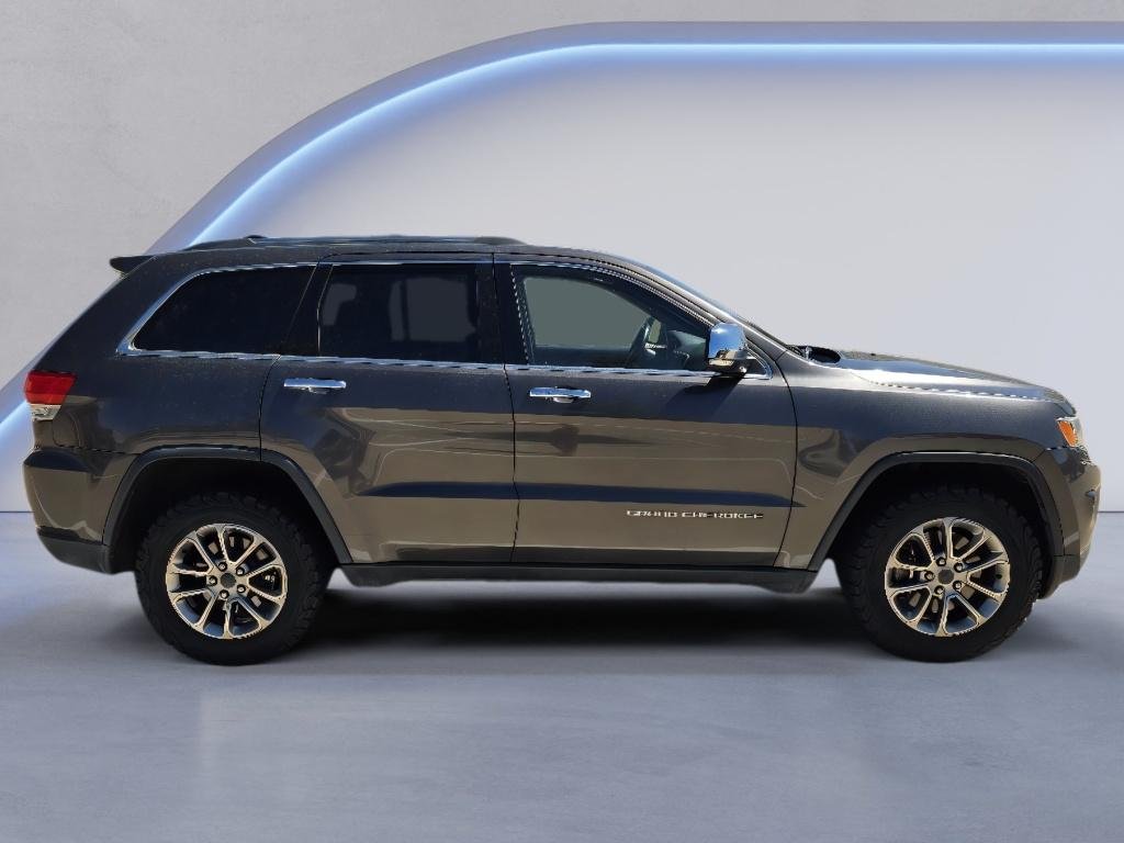 Used 2015 Granite Crystal Metallic Clearcoat Jeep Limited image 6