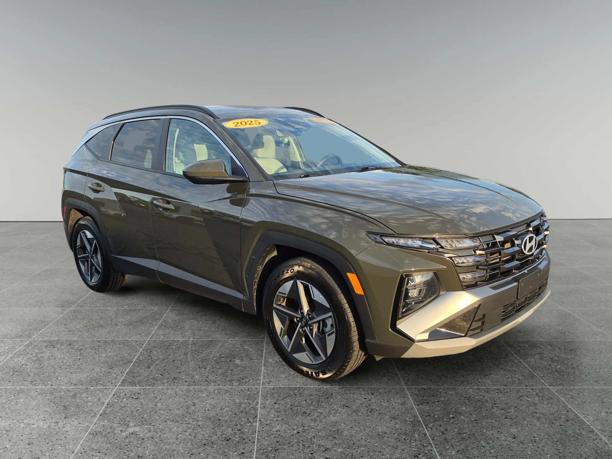 Used 2025 Rockwood Green Hyundai SEL image 8