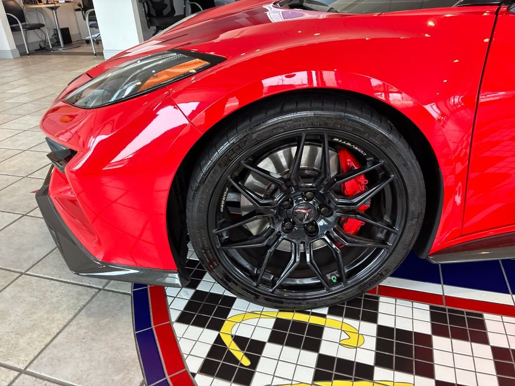 Used 2023 Red Chevrolet Z06 image 9