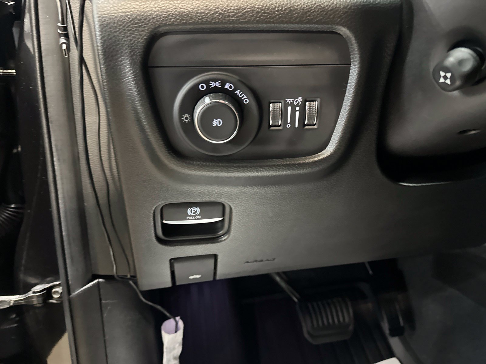 Used 2023 Black Jeep Overland image 16