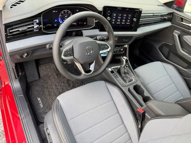 2025 Volkswagen Jetta SE - Photo 11