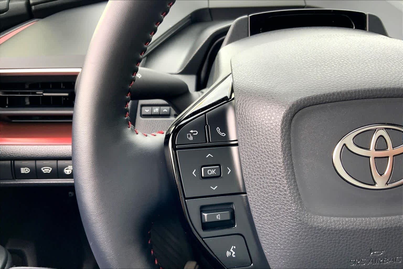 2026 Toyota Prius Plug-in Hybrid SE - Photo 21