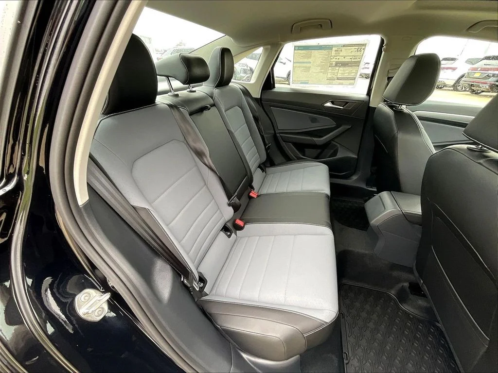 New 2026 Black Volkswagen 1.5T SE image 10